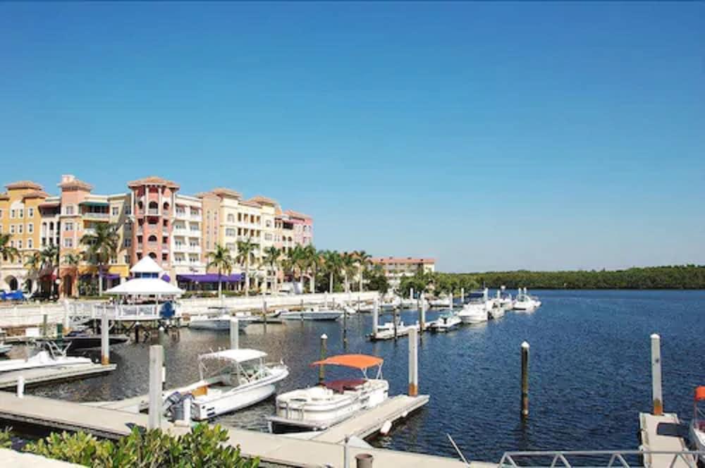 Hampton Inn Naples-Central Ngoại thất bức ảnh