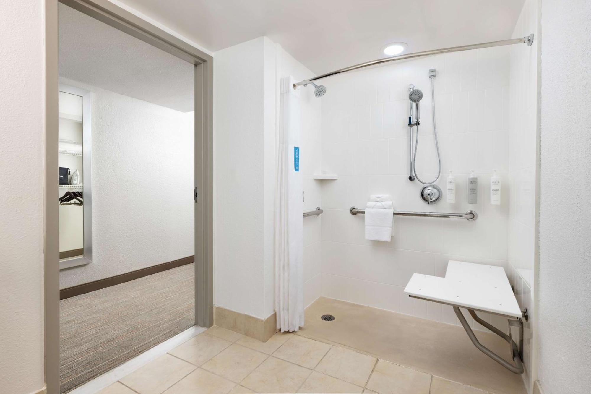Hampton Inn Naples-Central Ngoại thất bức ảnh