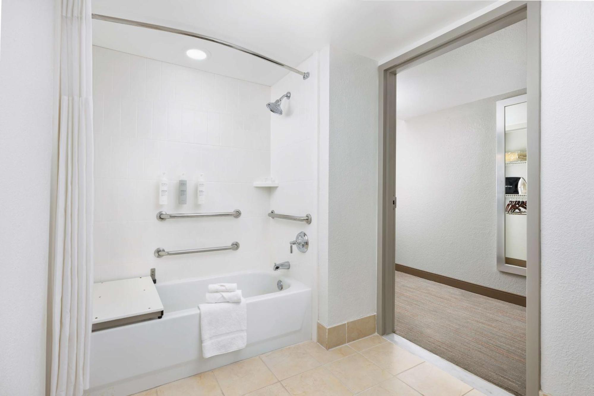 Hampton Inn Naples-Central Ngoại thất bức ảnh