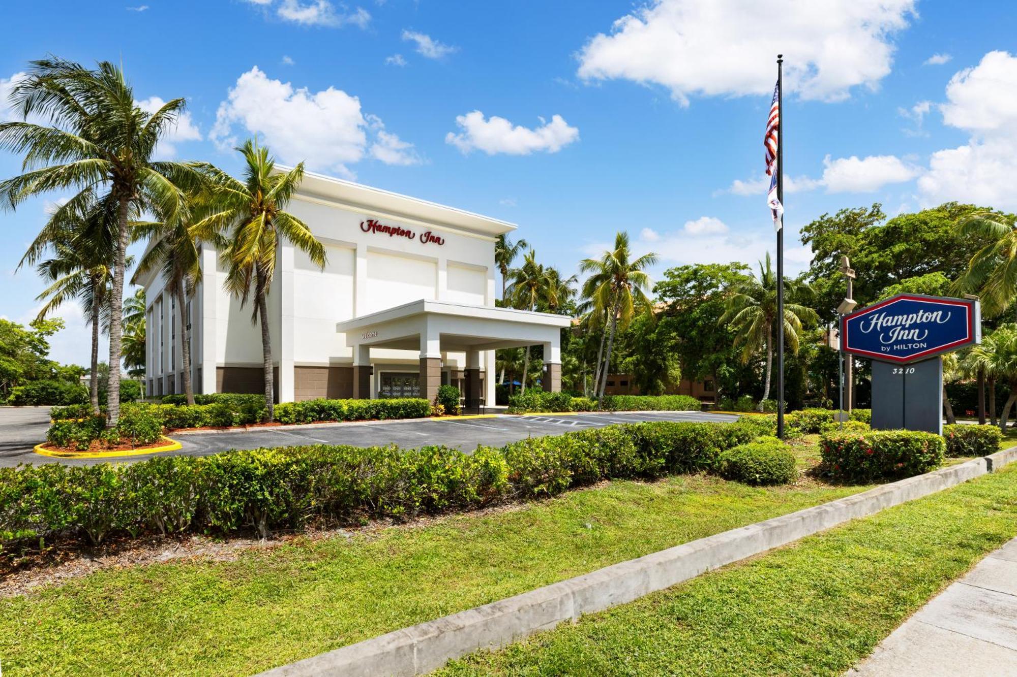 Hampton Inn Naples-Central Ngoại thất bức ảnh