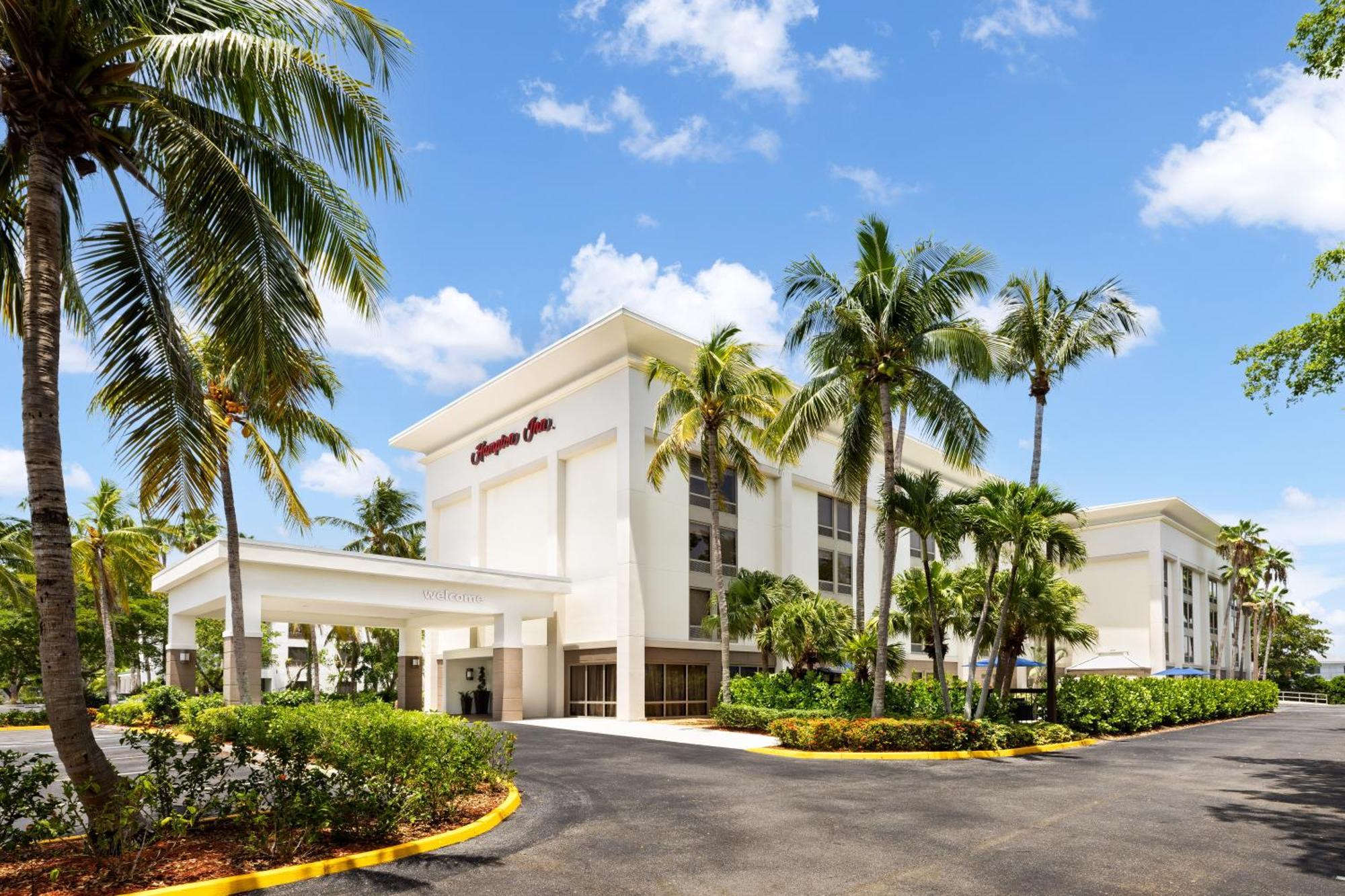 Hampton Inn Naples-Central Ngoại thất bức ảnh